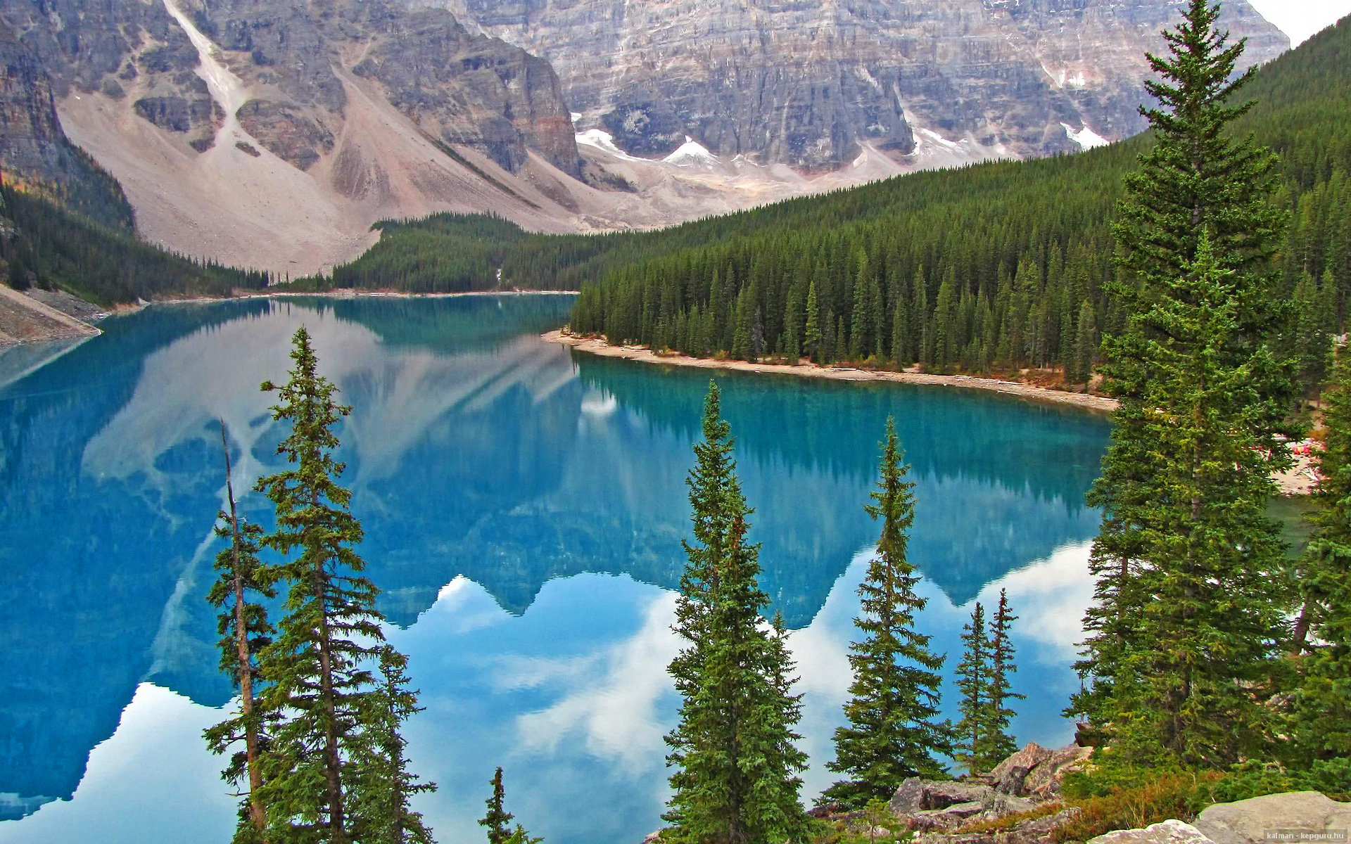 国足队内开展心理沙龙，增强信心，足球心理